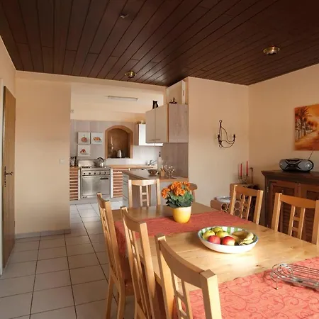 Haus Burgblick Kaminzimmer Vendégház